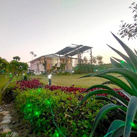 Shaw Estate-Farm House For A Small Parties-Jp Farm Greater Noida Kültér fotó