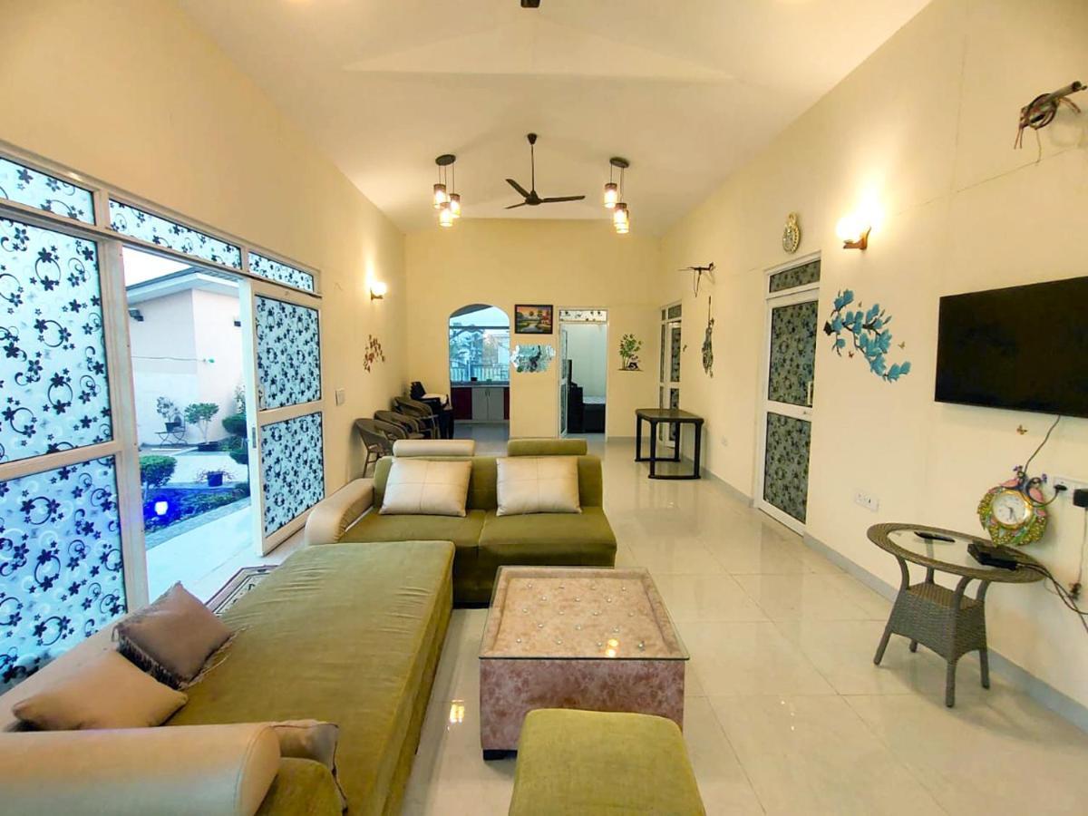 Shaw Estate-Farm House For A Small Parties-Jp Farm Greater Noida Kültér fotó